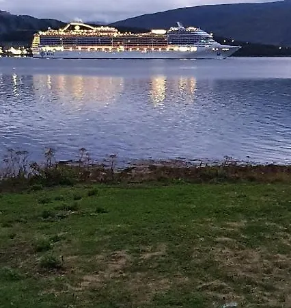 Nydelig Utsikt, Egen Med To Parkeringer شقة Movik (Troms)