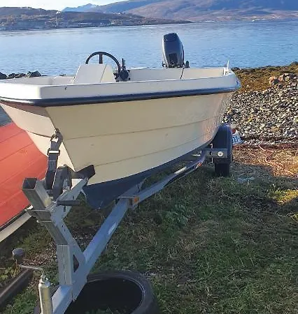 Nydelig Utsikt, Egen Med To Parkeringer Lejlighed *
