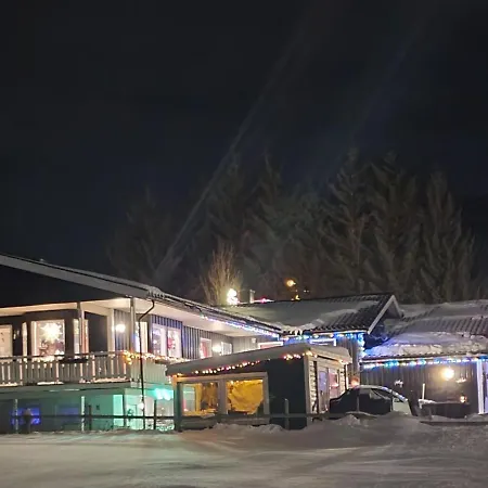 Nydelig Utsikt, Egen Med To Parkeringer