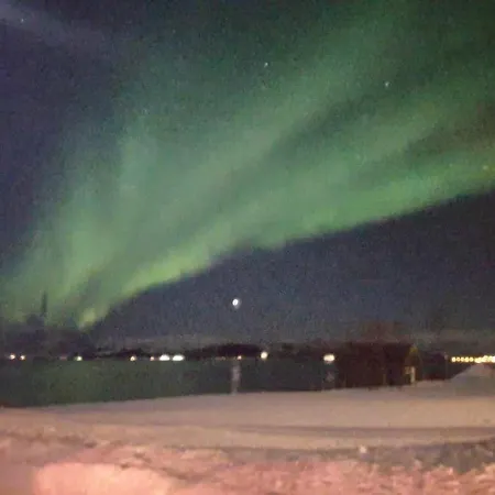 Nydelig Utsikt, Egen Med To Parkeringer Movik (Troms)