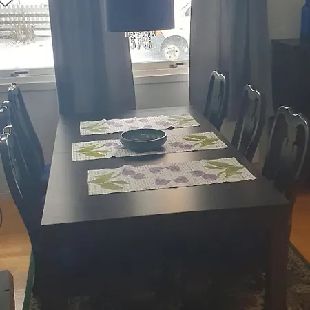 Nydelig Utsikt, Egen Med To Parkeringer * Movik (Troms)