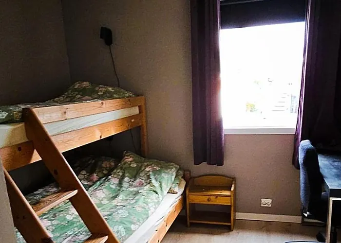 Nydelig Utsikt, Egen Med To Parkeringer *