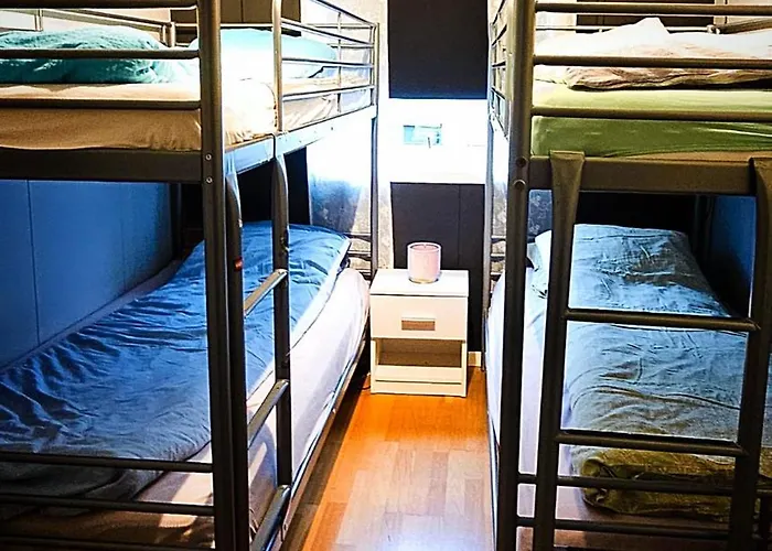 Nydelig Utsikt, Egen Med To Parkeringer Lägenhet Movik (Troms)