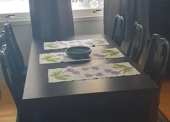 Nydelig Utsikt, Egen Med To Parkeringer * Movik (Troms)